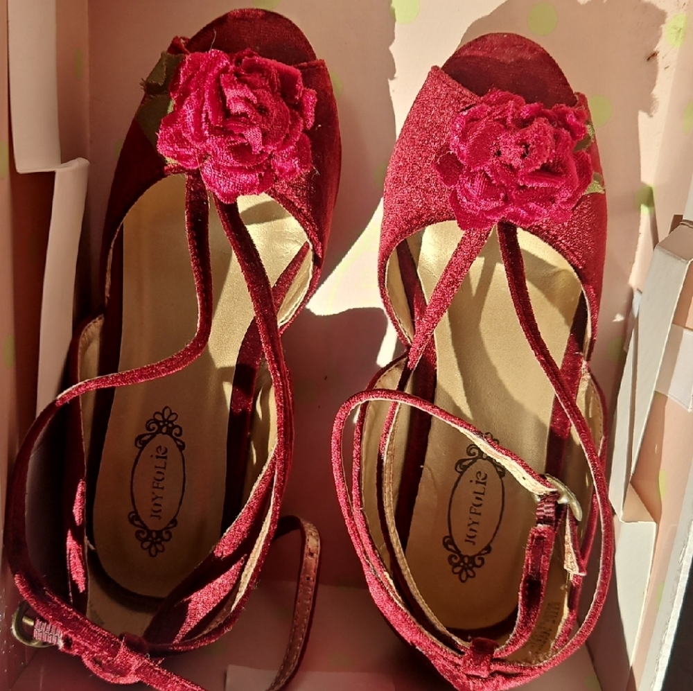 Joyfolie Cranberry Velvet Sandals